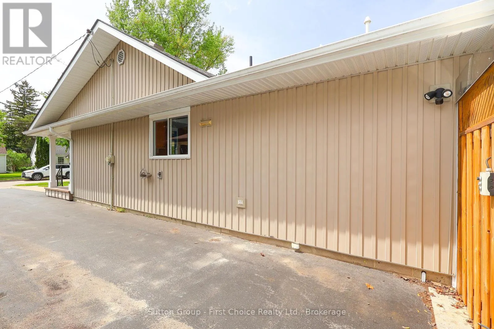 39 PORTIA BOULEVARD