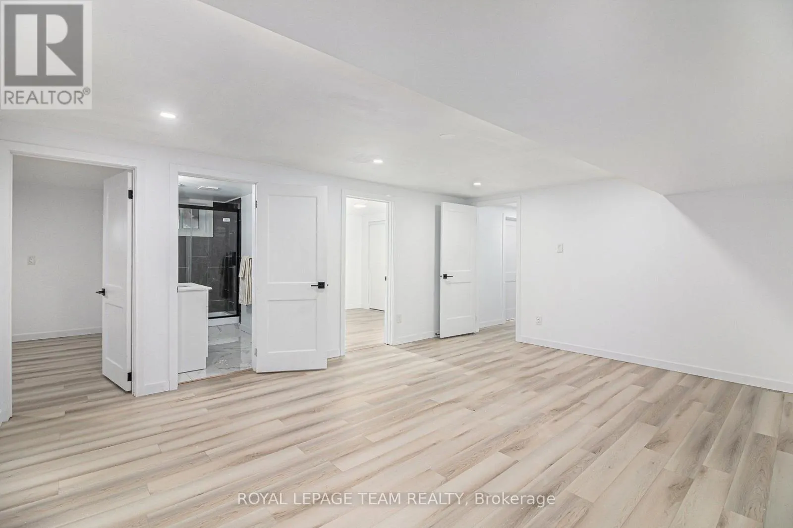 102 LAURIER STREET