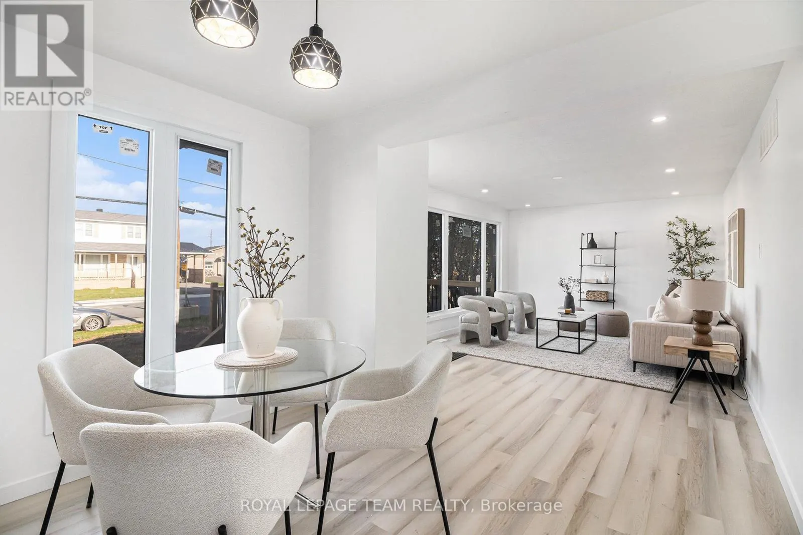 102 LAURIER STREET