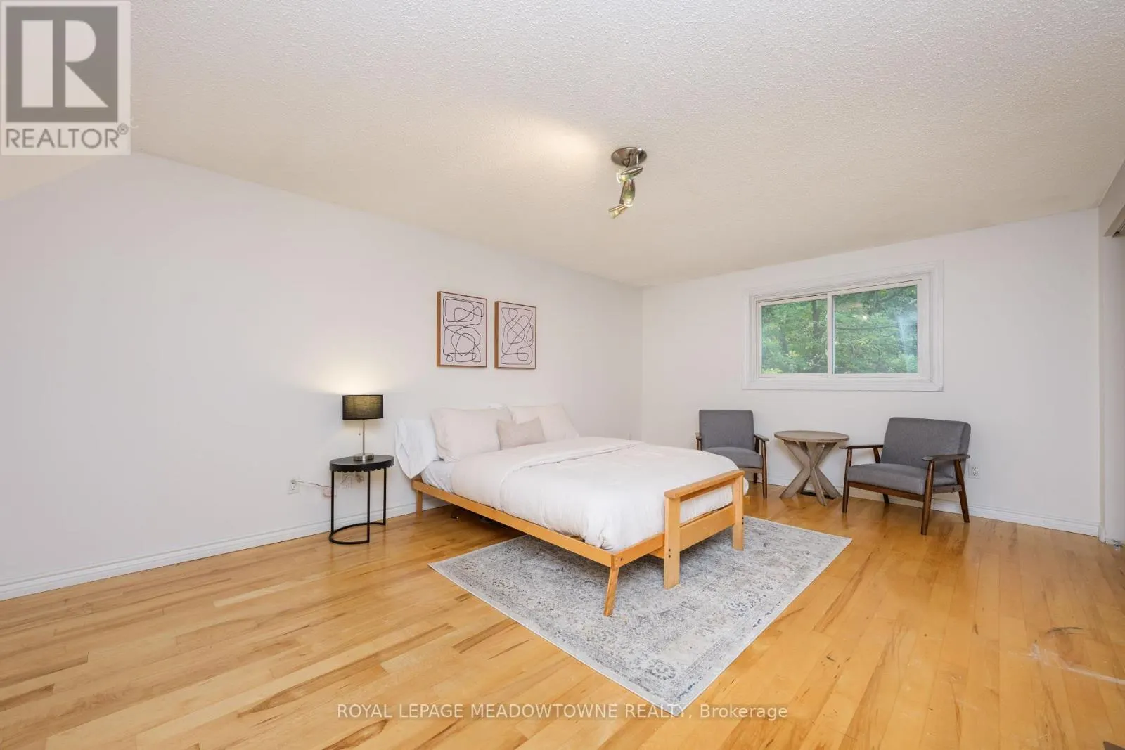 21 BRIARLEA ROAD
