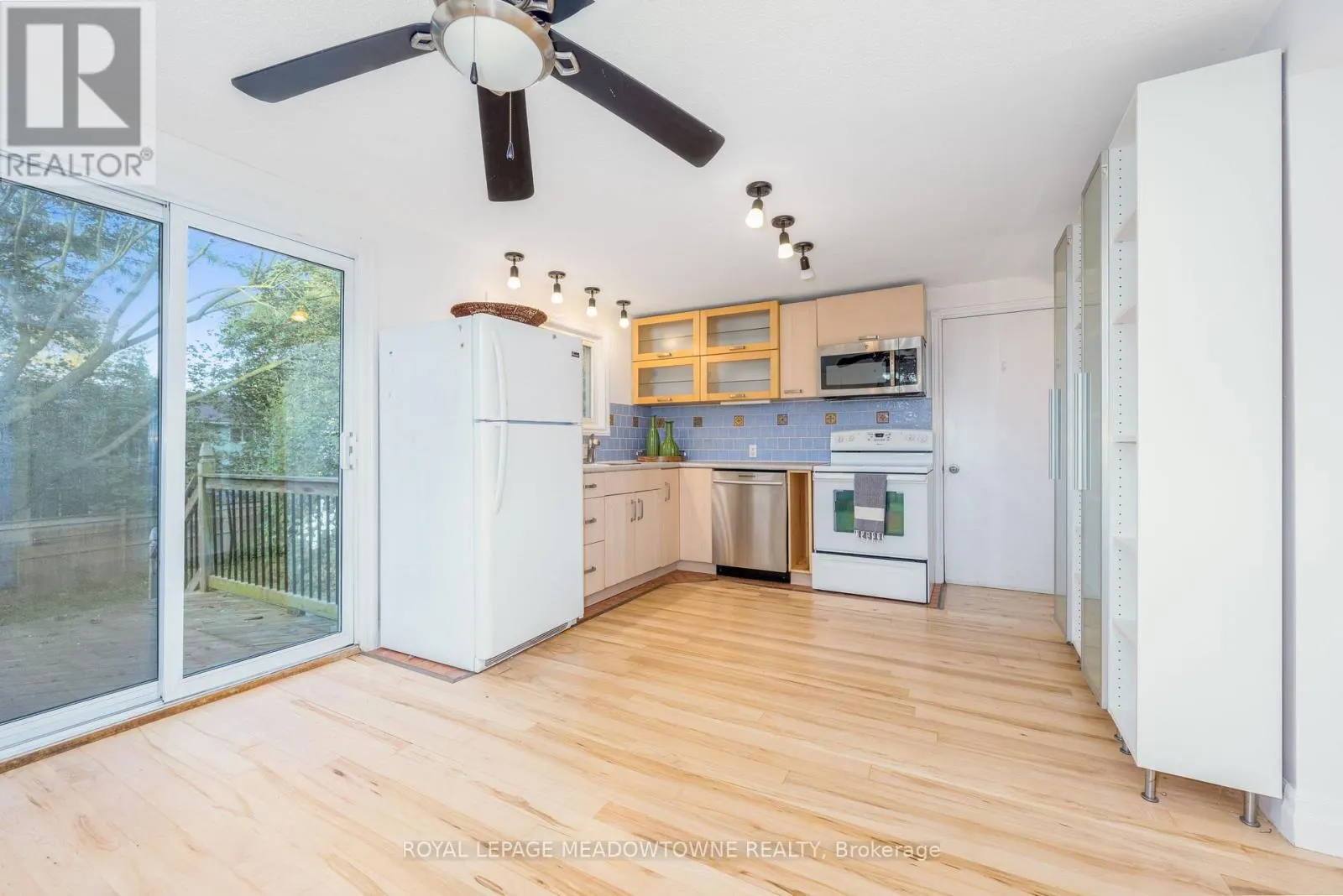 21 BRIARLEA ROAD