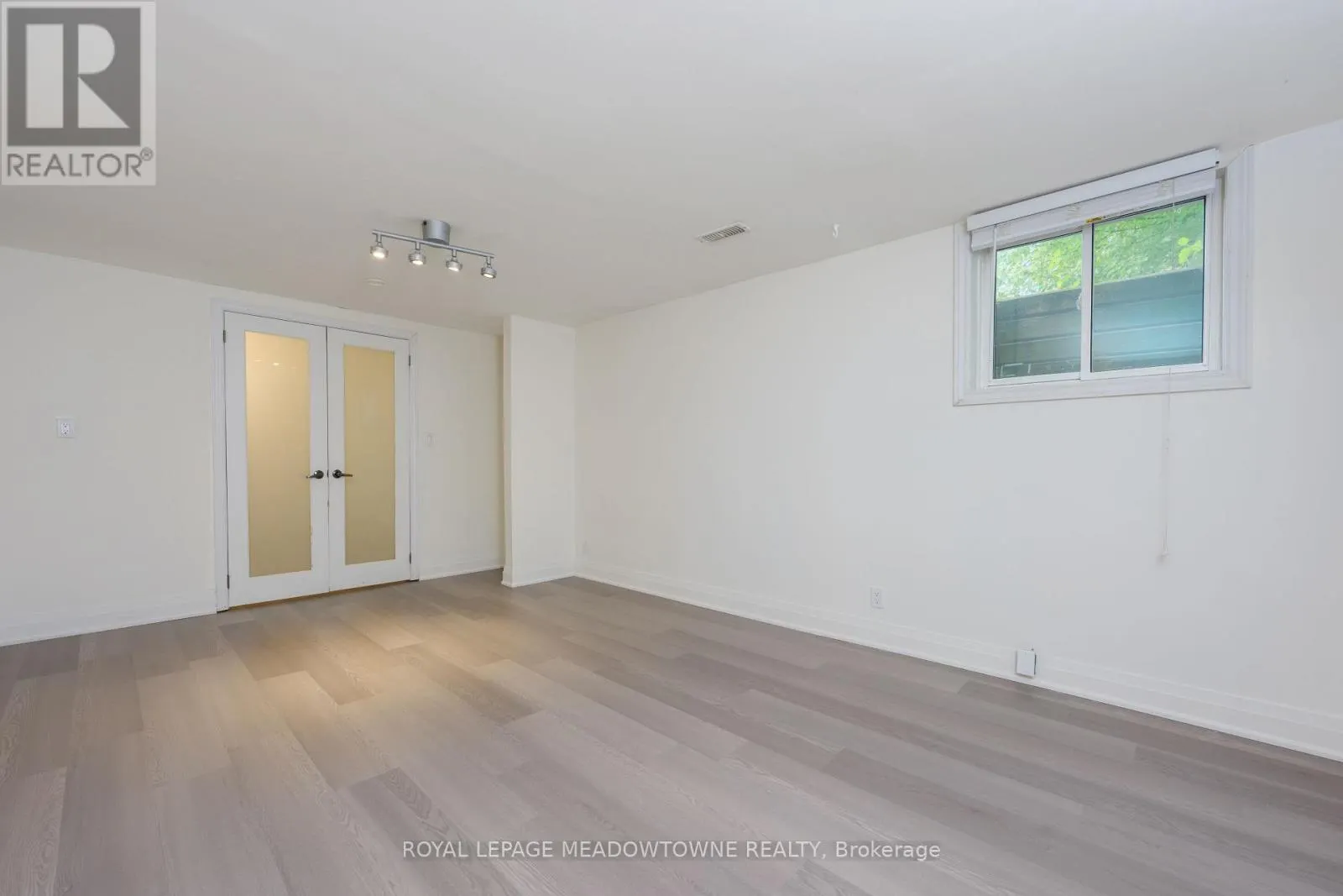 21 BRIARLEA ROAD