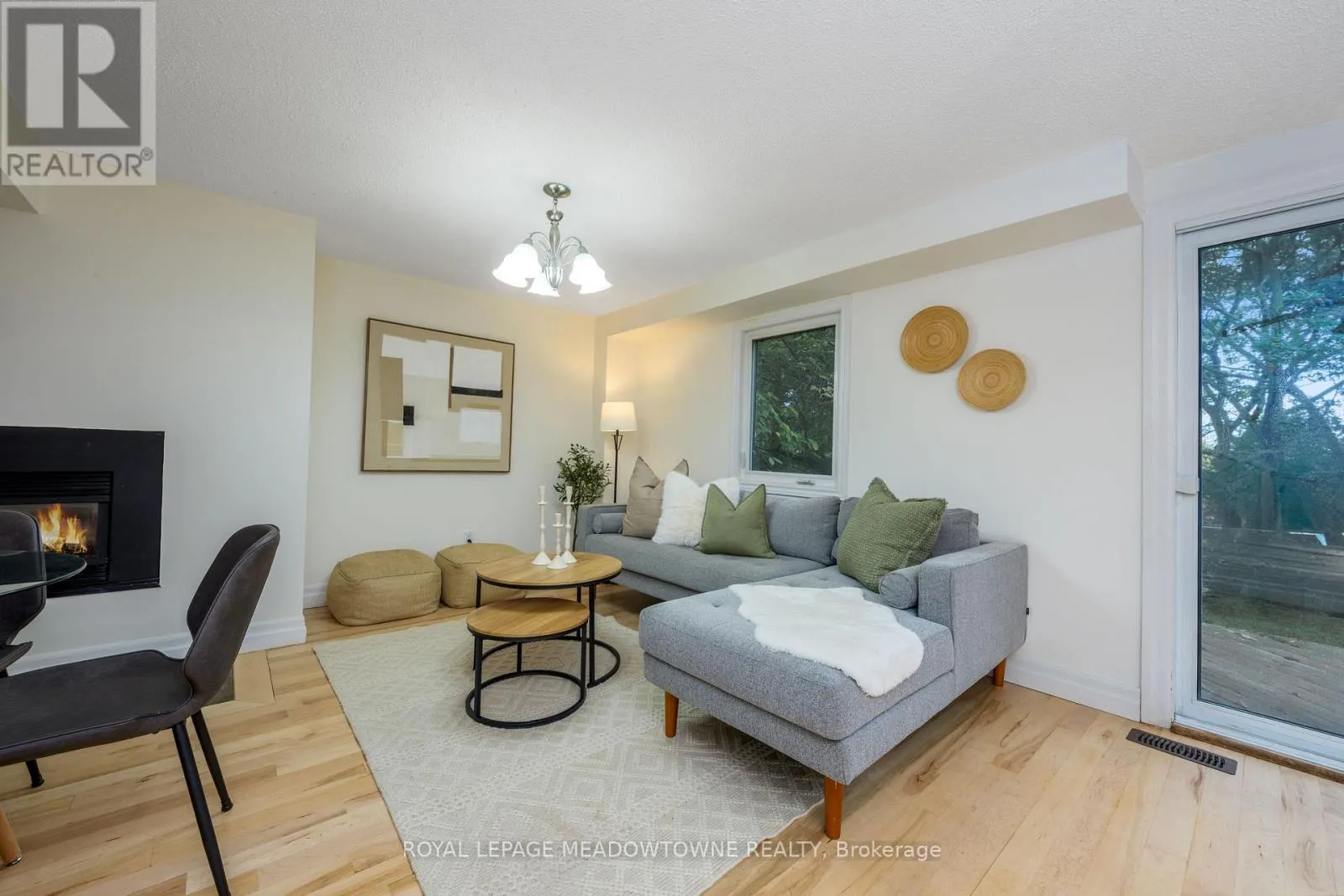 21 BRIARLEA ROAD