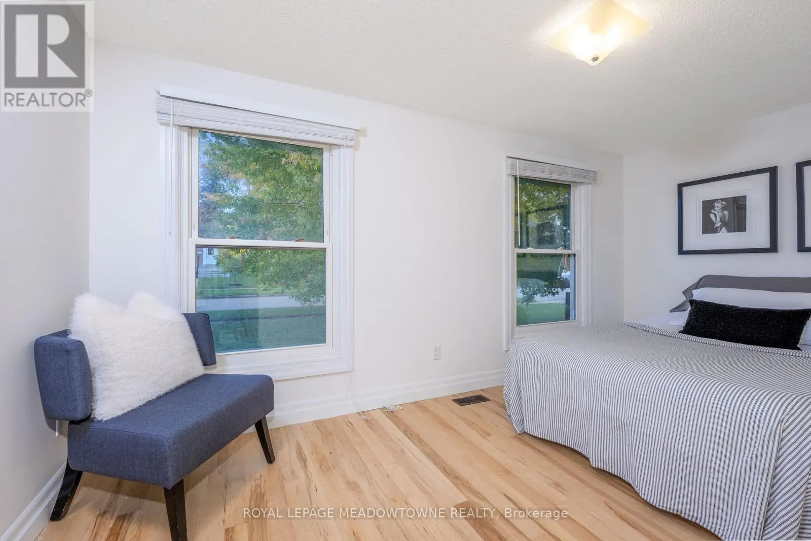 21 BRIARLEA ROAD