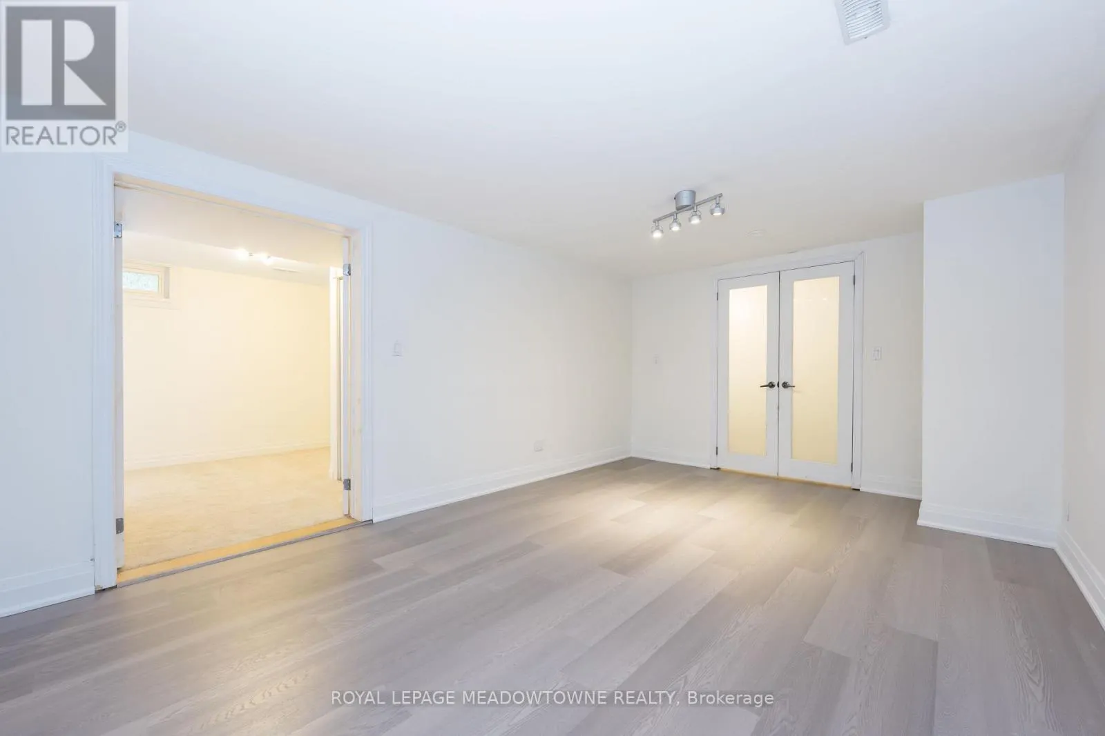 21 BRIARLEA ROAD