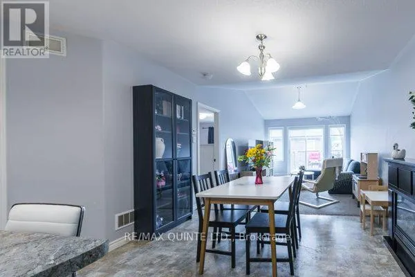 33 CHINOOK STREET