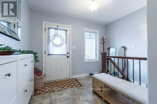 33 CHINOOK STREET