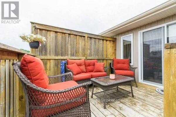 33 CHINOOK STREET