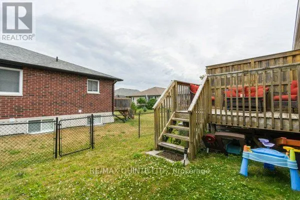 33 CHINOOK STREET