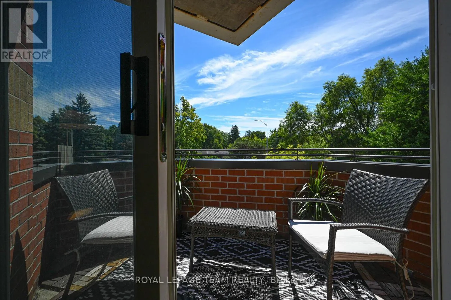 403 - 800 MCKELLAR AVENUE