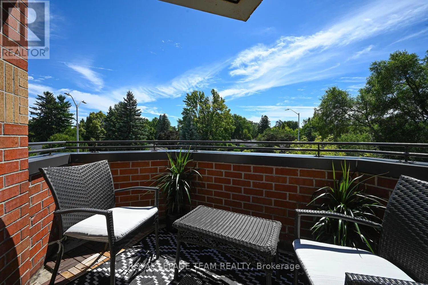 403 - 800 MCKELLAR AVENUE