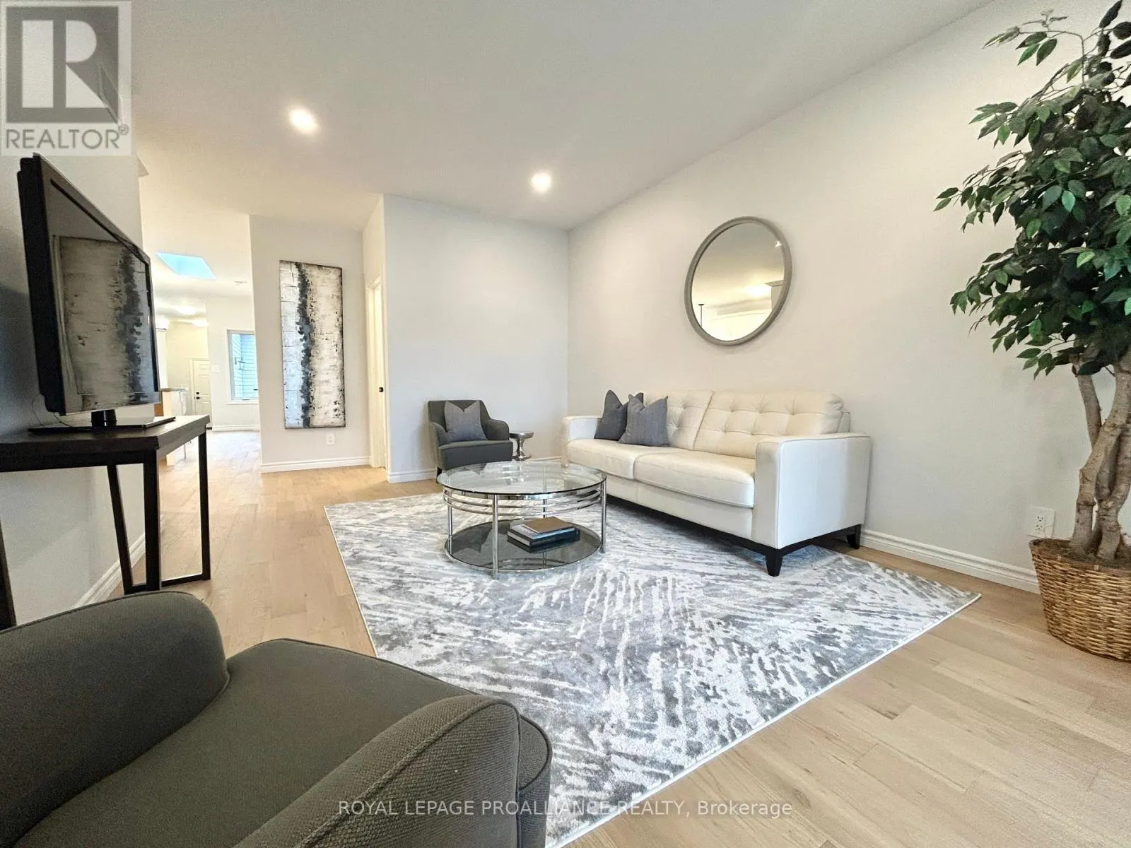 33 ATHABASKA DRIVE