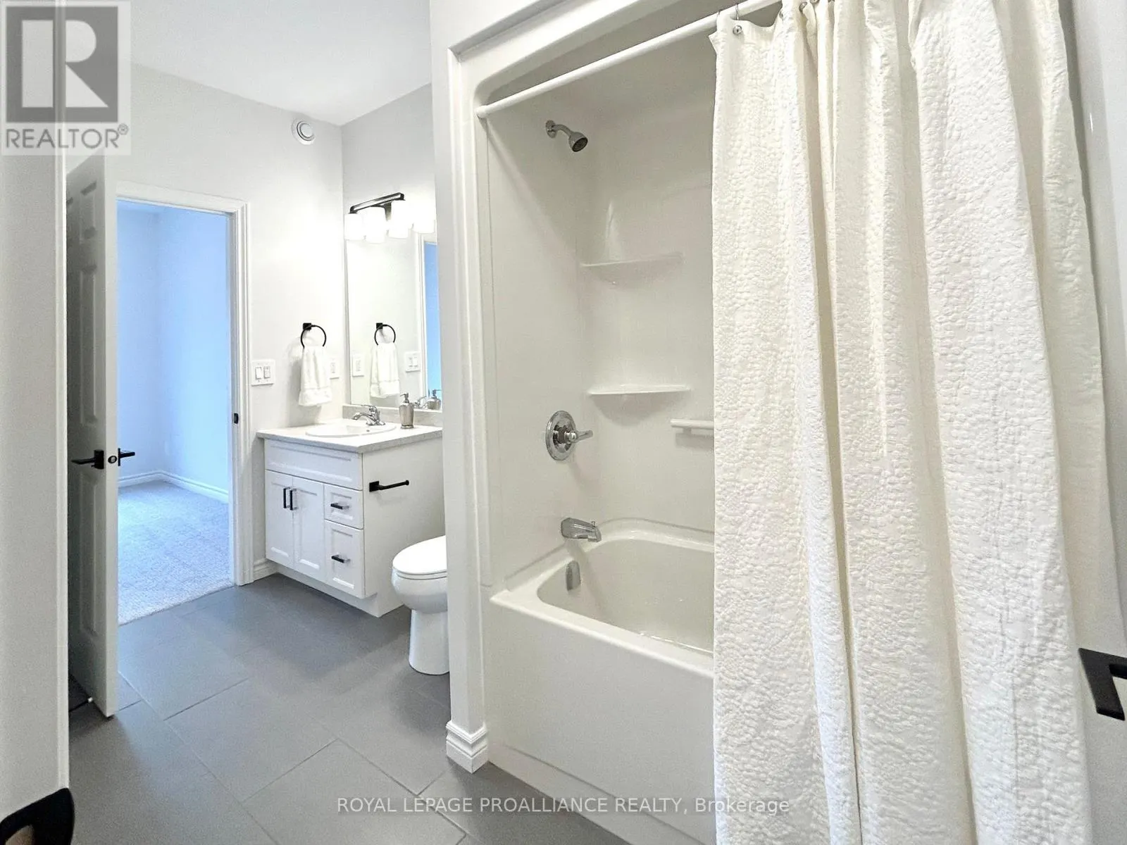 33 ATHABASKA DRIVE