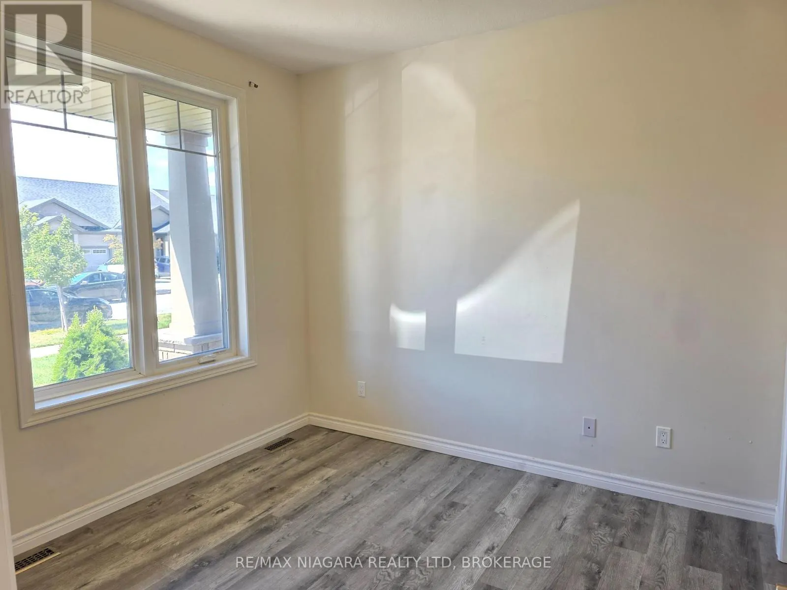 24 ELLIS AVENUE