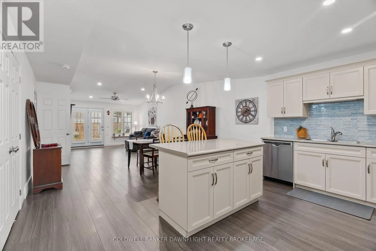 18 DEVON DRIVE