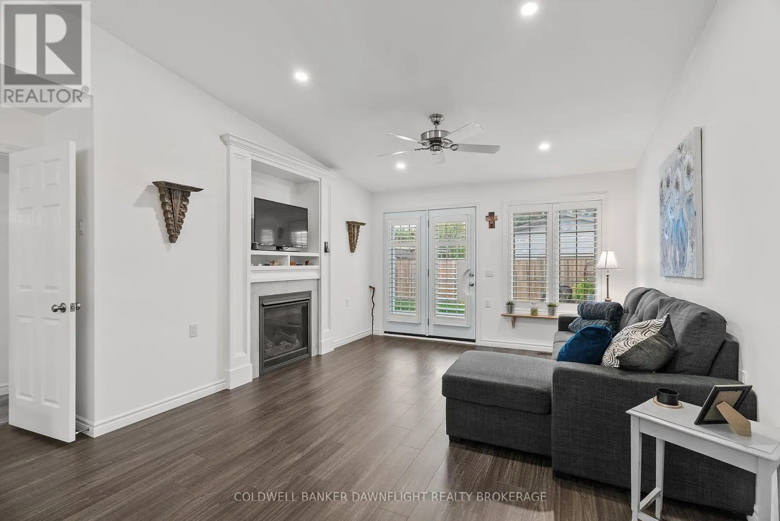 18 DEVON DRIVE