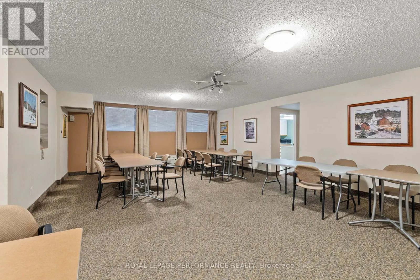 UNIT #407 - 200 LAFONTAINE AVENUE