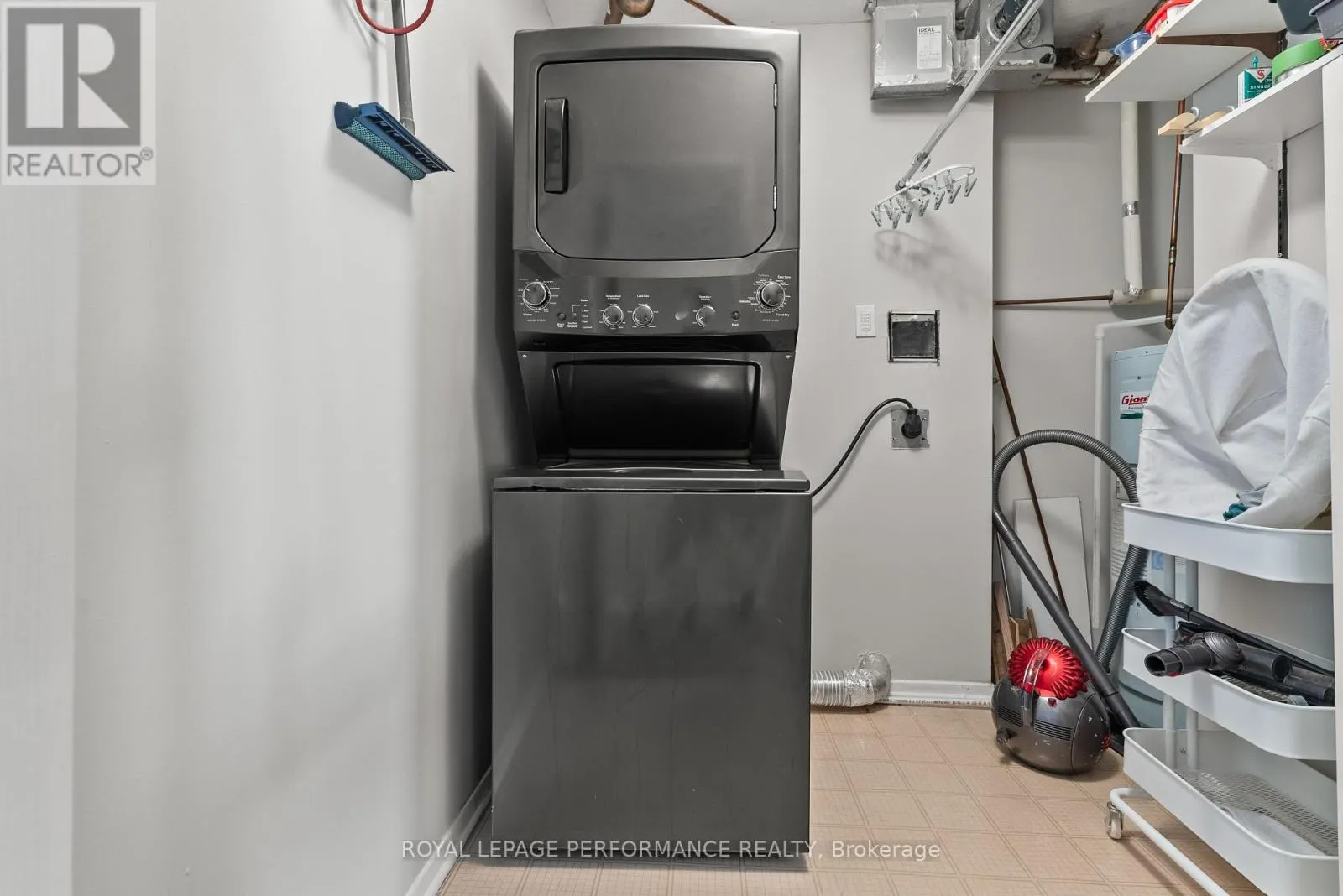 UNIT #407 - 200 LAFONTAINE AVENUE