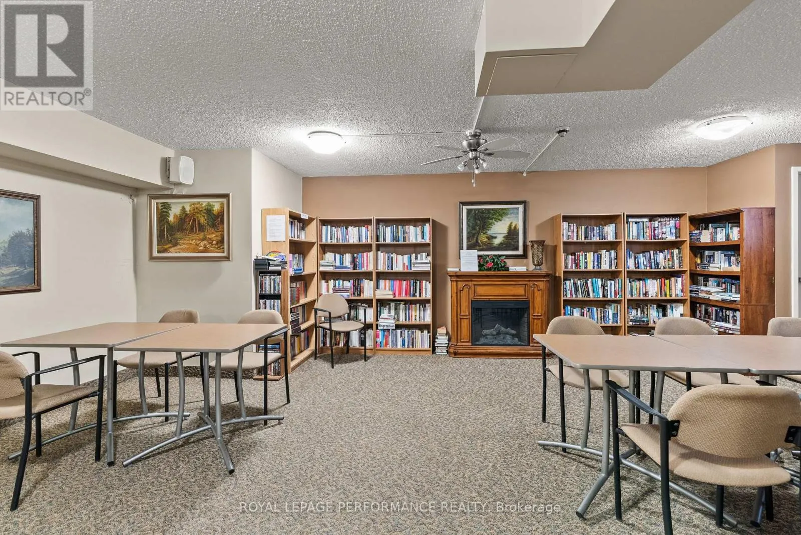 UNIT #407 - 200 LAFONTAINE AVENUE