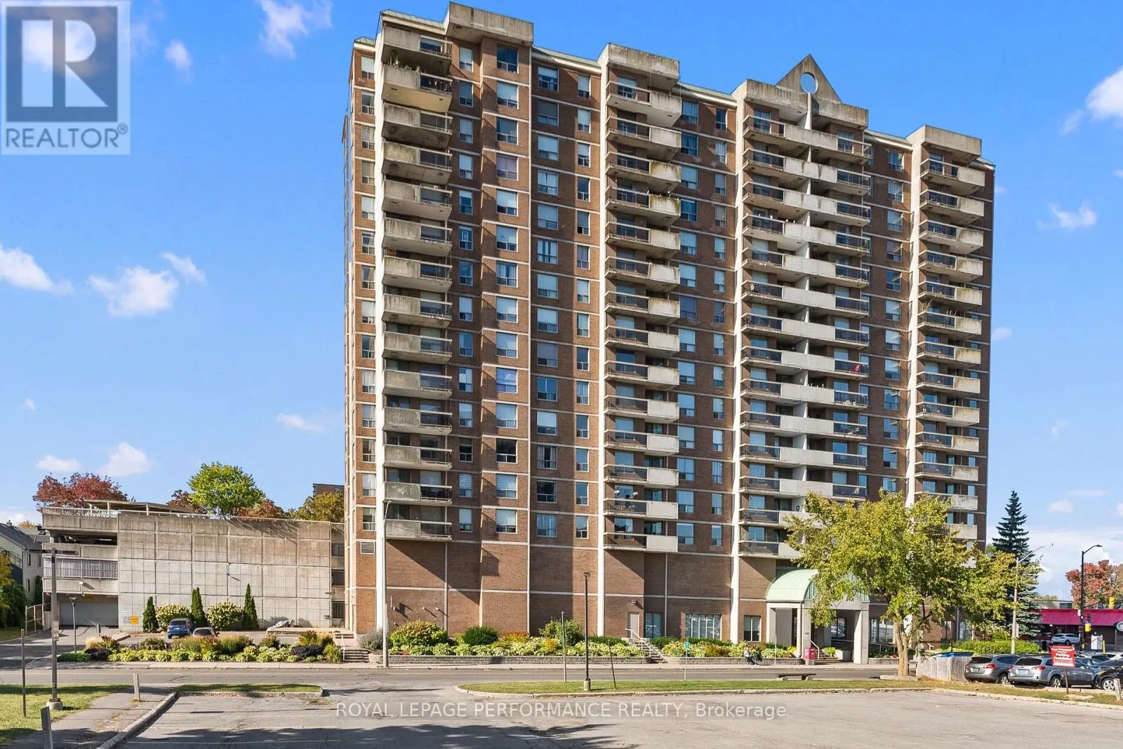 UNIT #407 - 200 LAFONTAINE AVENUE