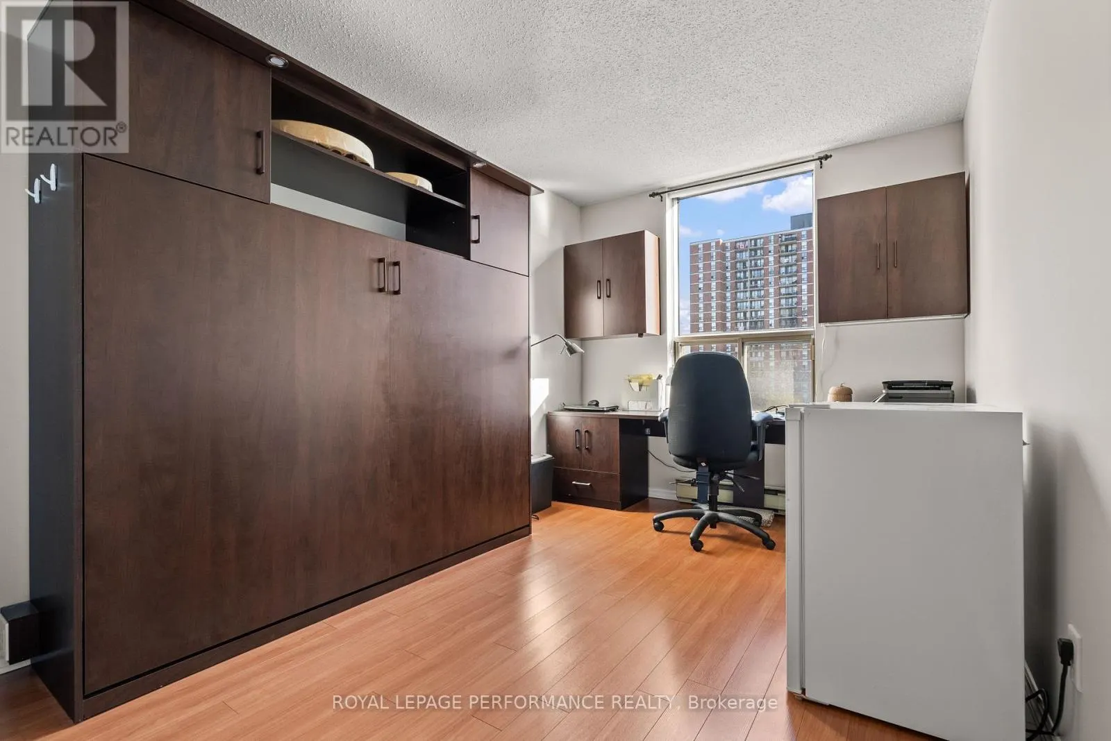 UNIT #407 - 200 LAFONTAINE AVENUE