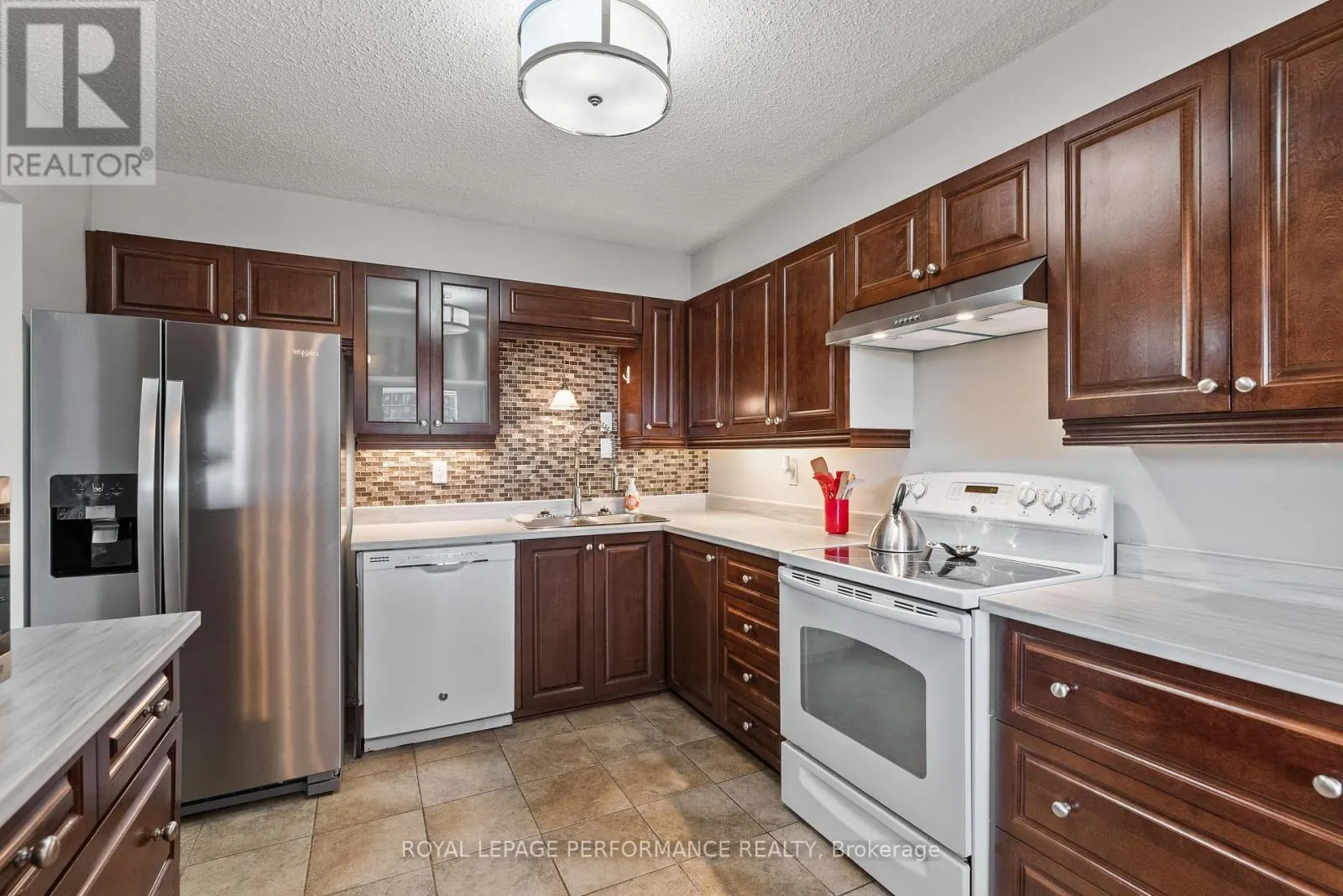 UNIT #407 - 200 LAFONTAINE AVENUE