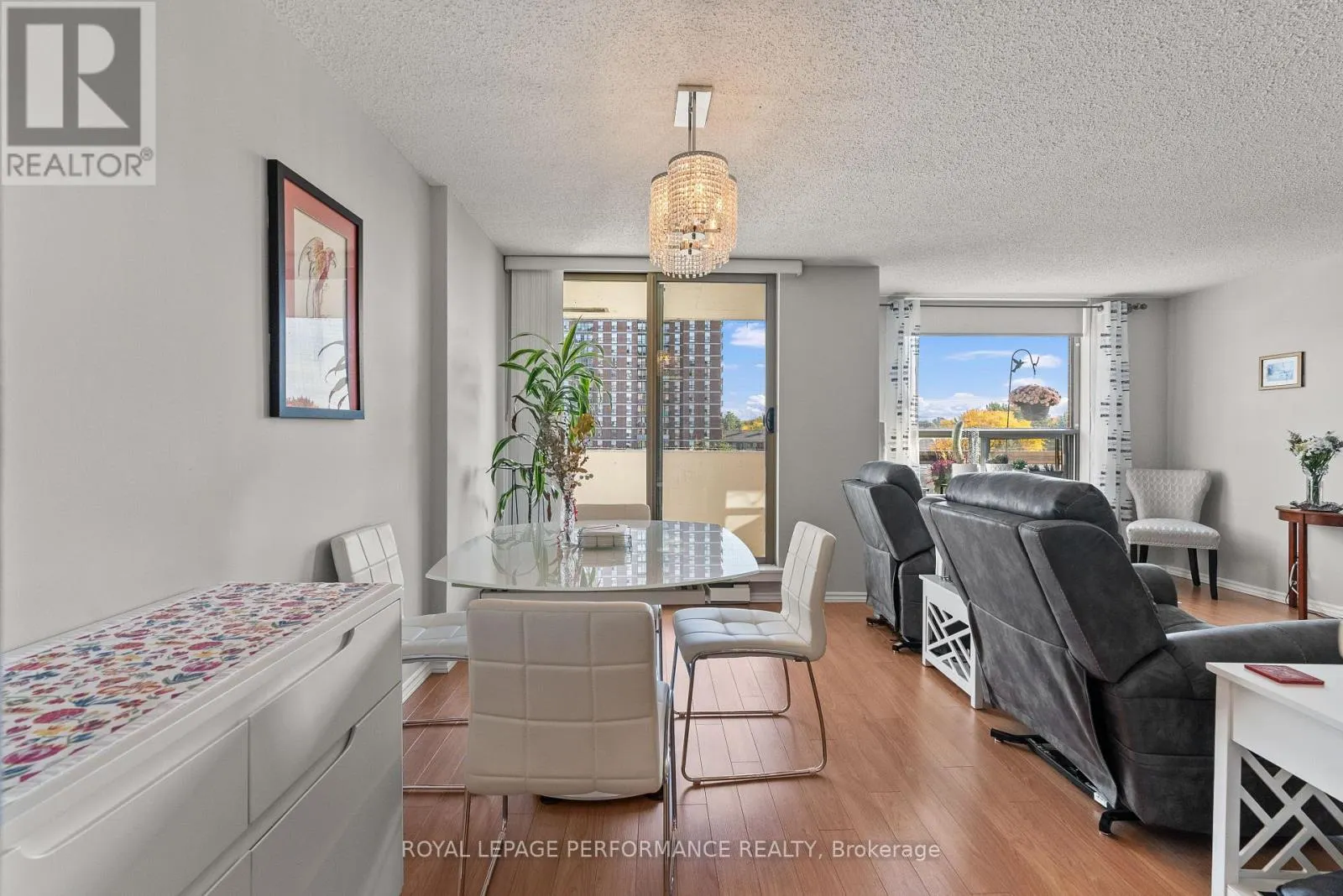 UNIT #407 - 200 LAFONTAINE AVENUE