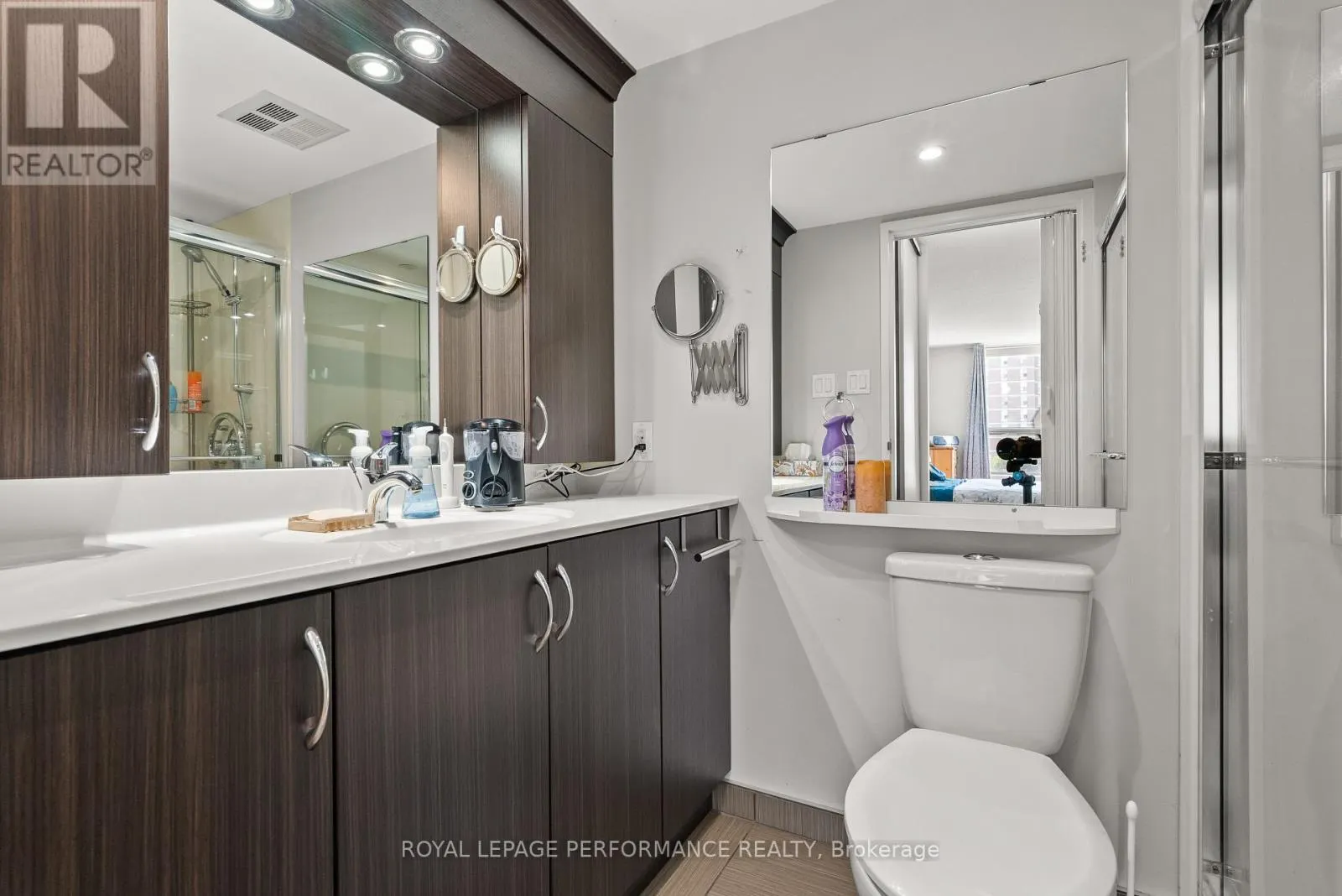 UNIT #407 - 200 LAFONTAINE AVENUE