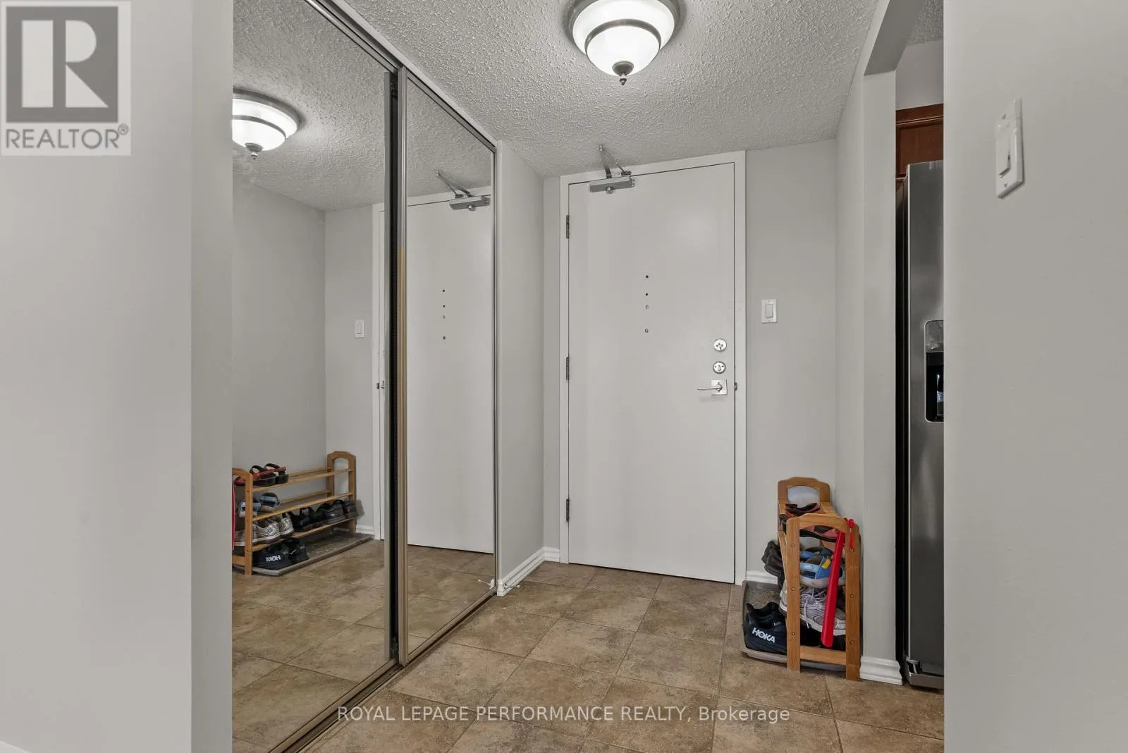 UNIT #407 - 200 LAFONTAINE AVENUE