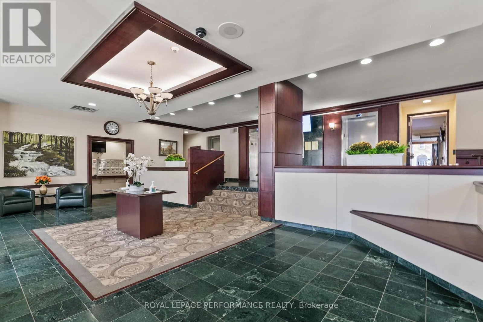 UNIT #407 - 200 LAFONTAINE AVENUE