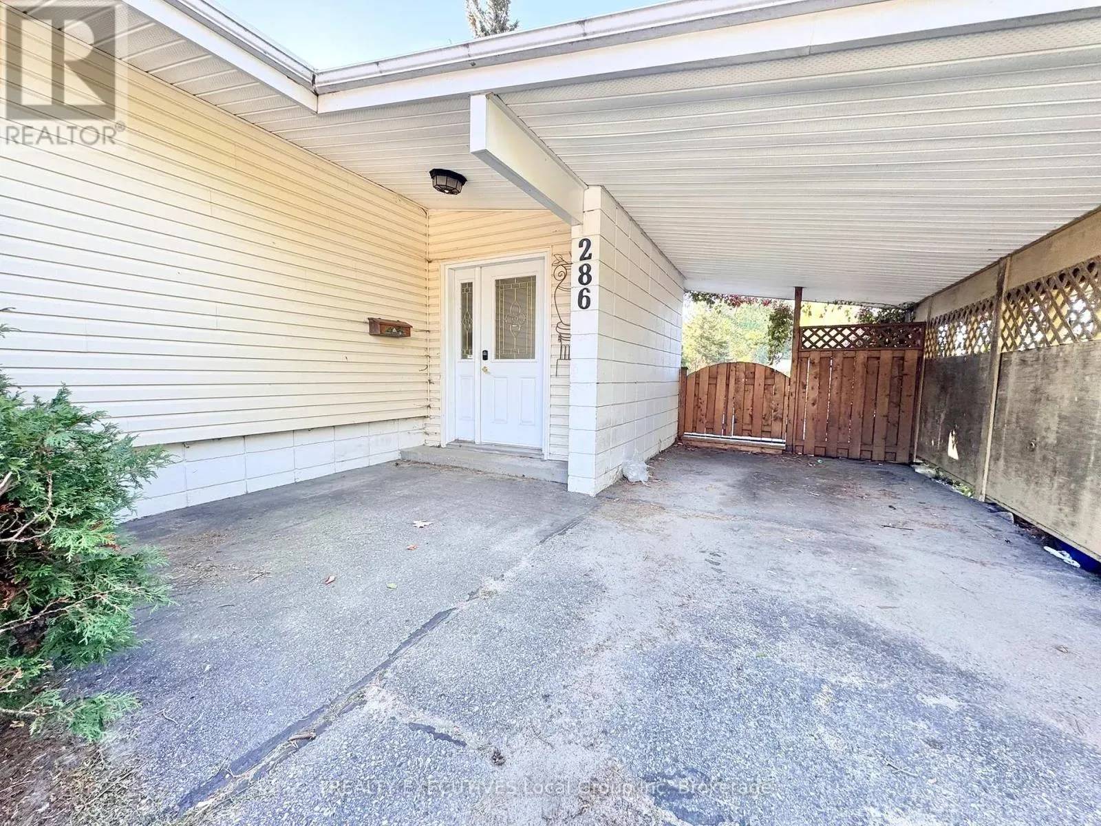 286 LEONARD STREET