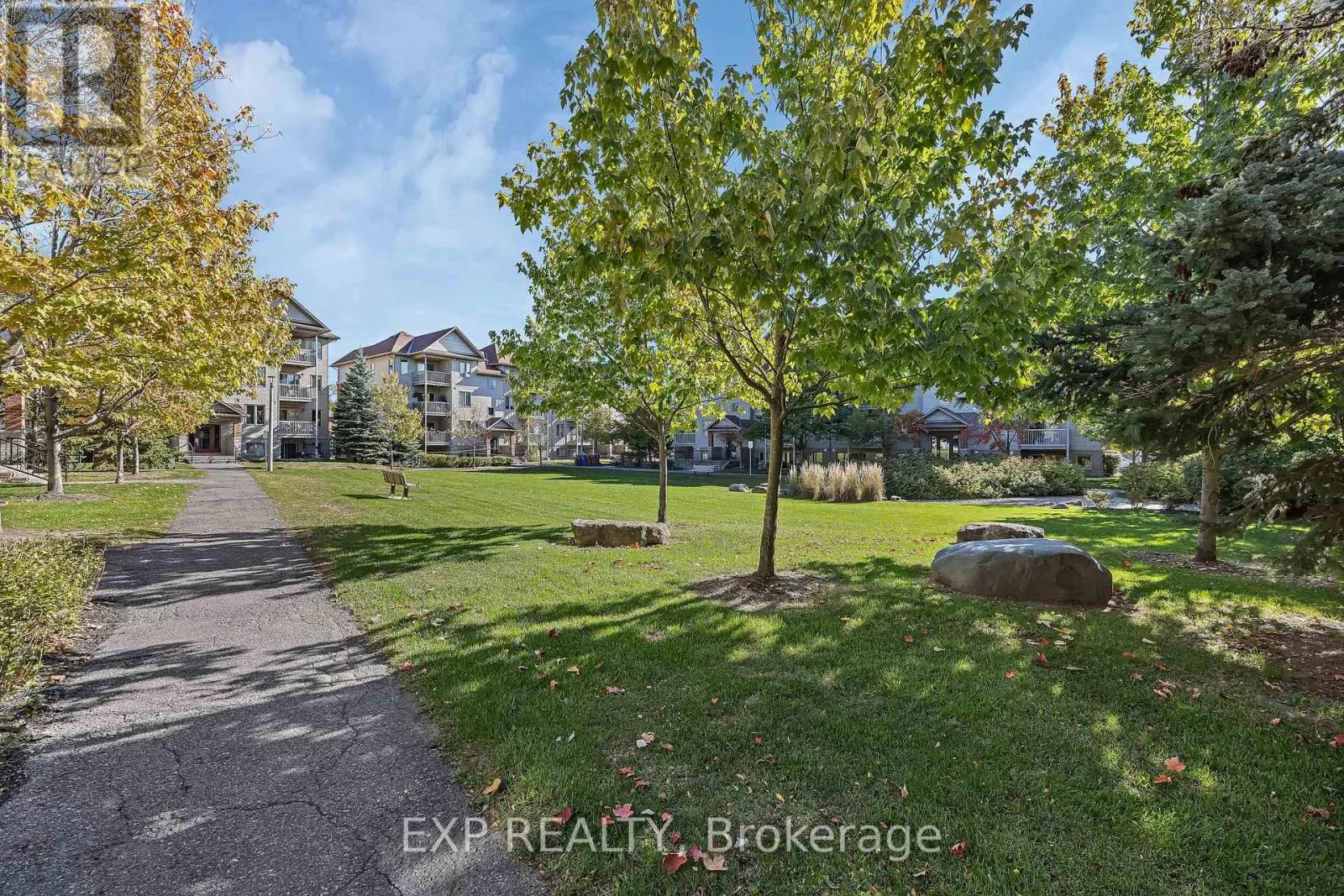 6 - 585 STONEFIELD PRIVATE