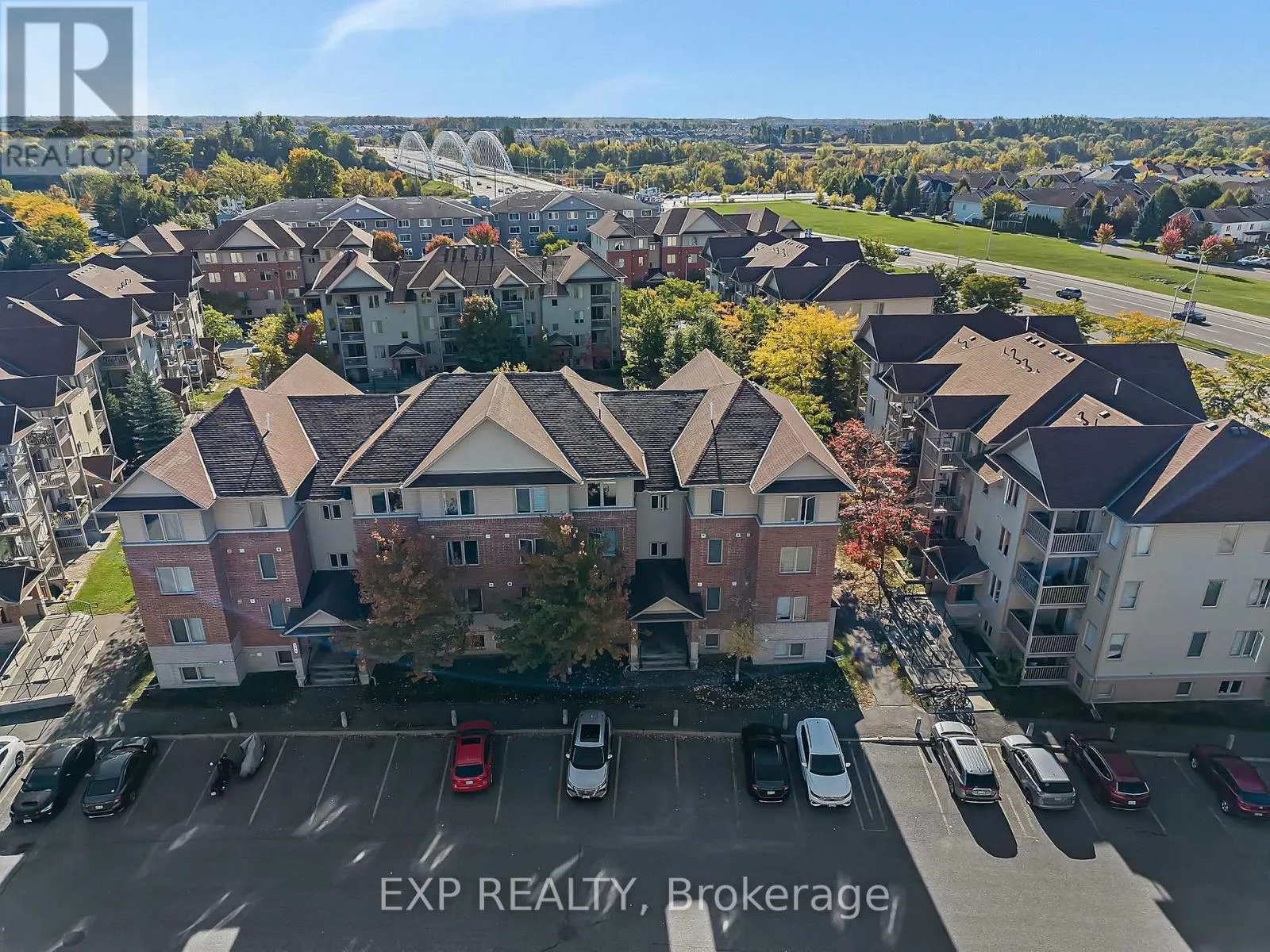 6 - 585 STONEFIELD PRIVATE