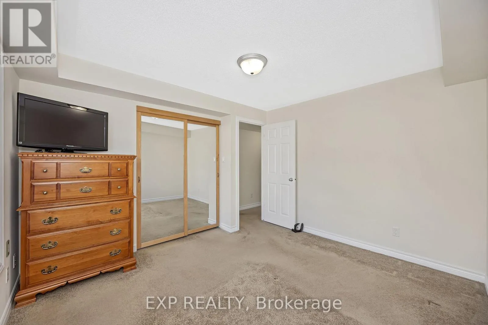 6 - 585 STONEFIELD PRIVATE