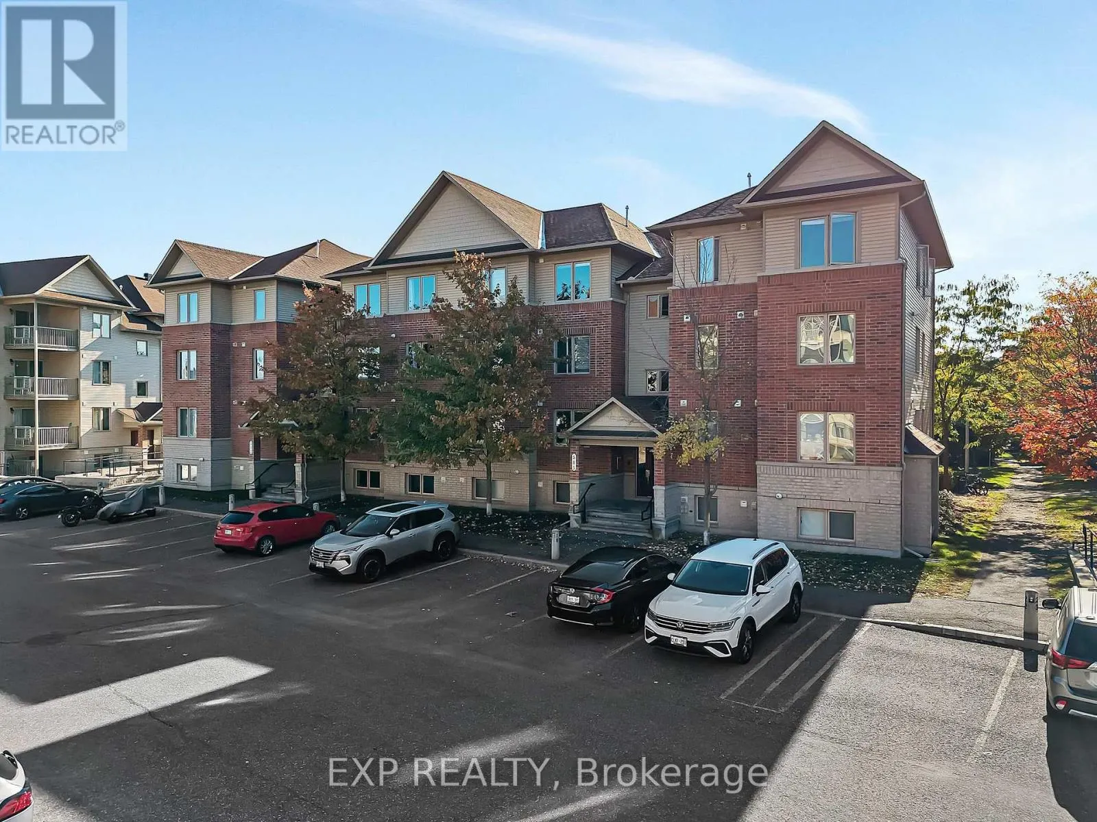 6 - 585 STONEFIELD PRIVATE