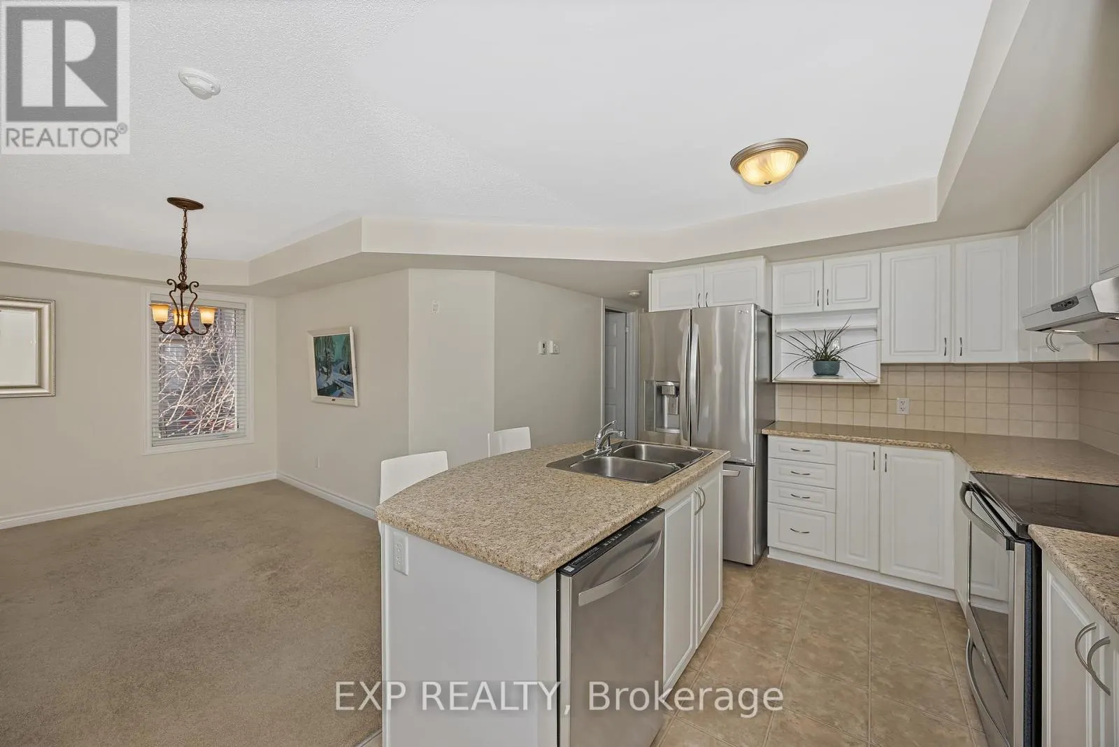 6 - 585 STONEFIELD PRIVATE