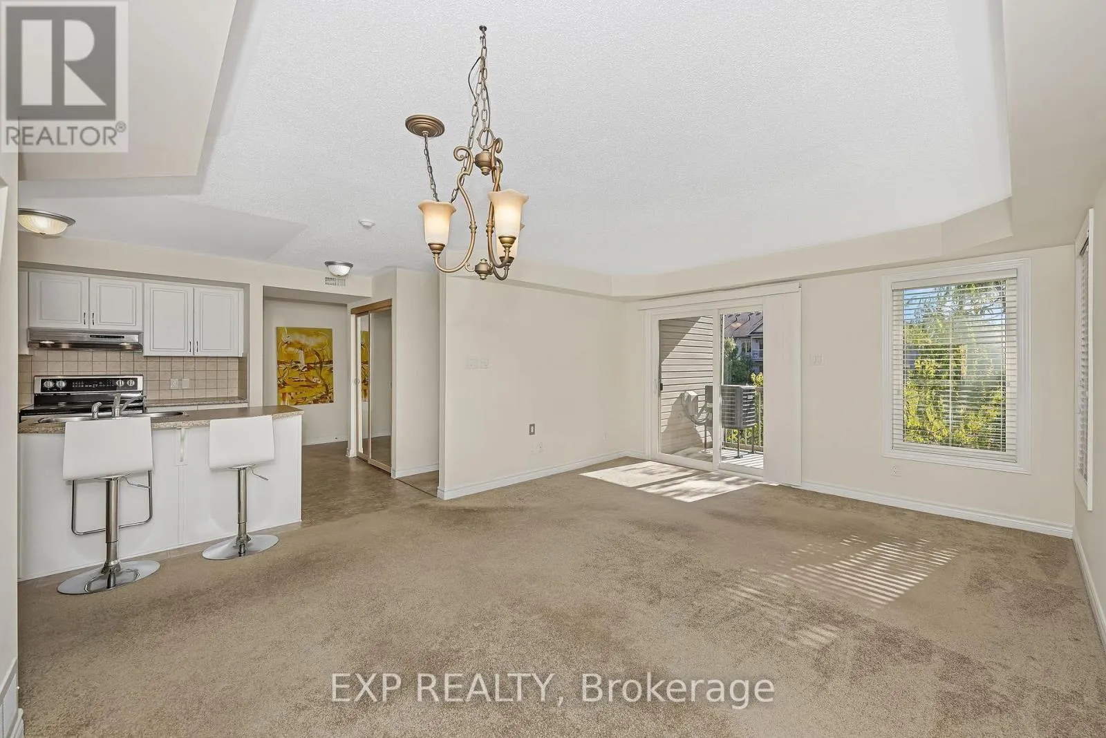 6 - 585 STONEFIELD PRIVATE