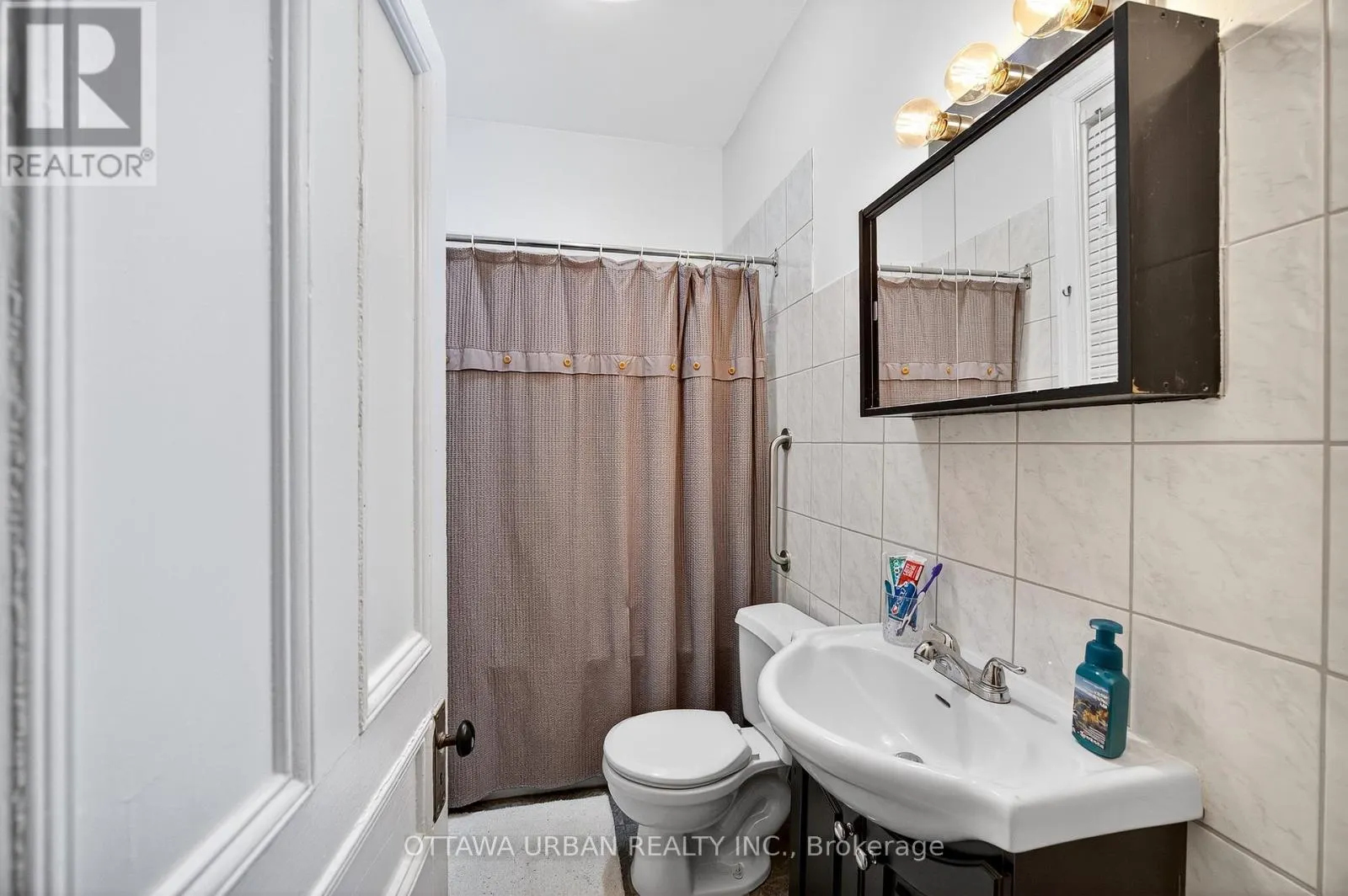 101 STRATHCONA AVENUE