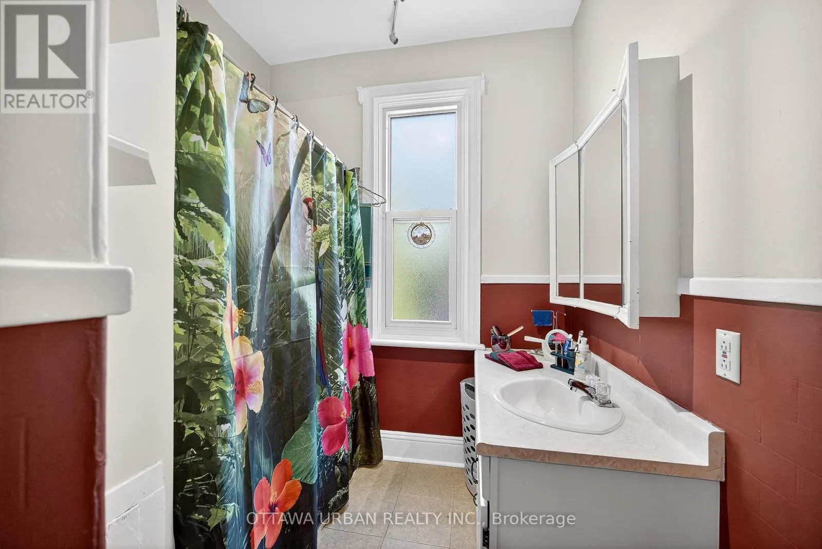 101 STRATHCONA AVENUE