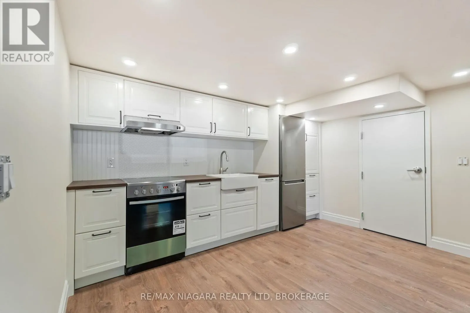 89 BAYVIEW DRIVE