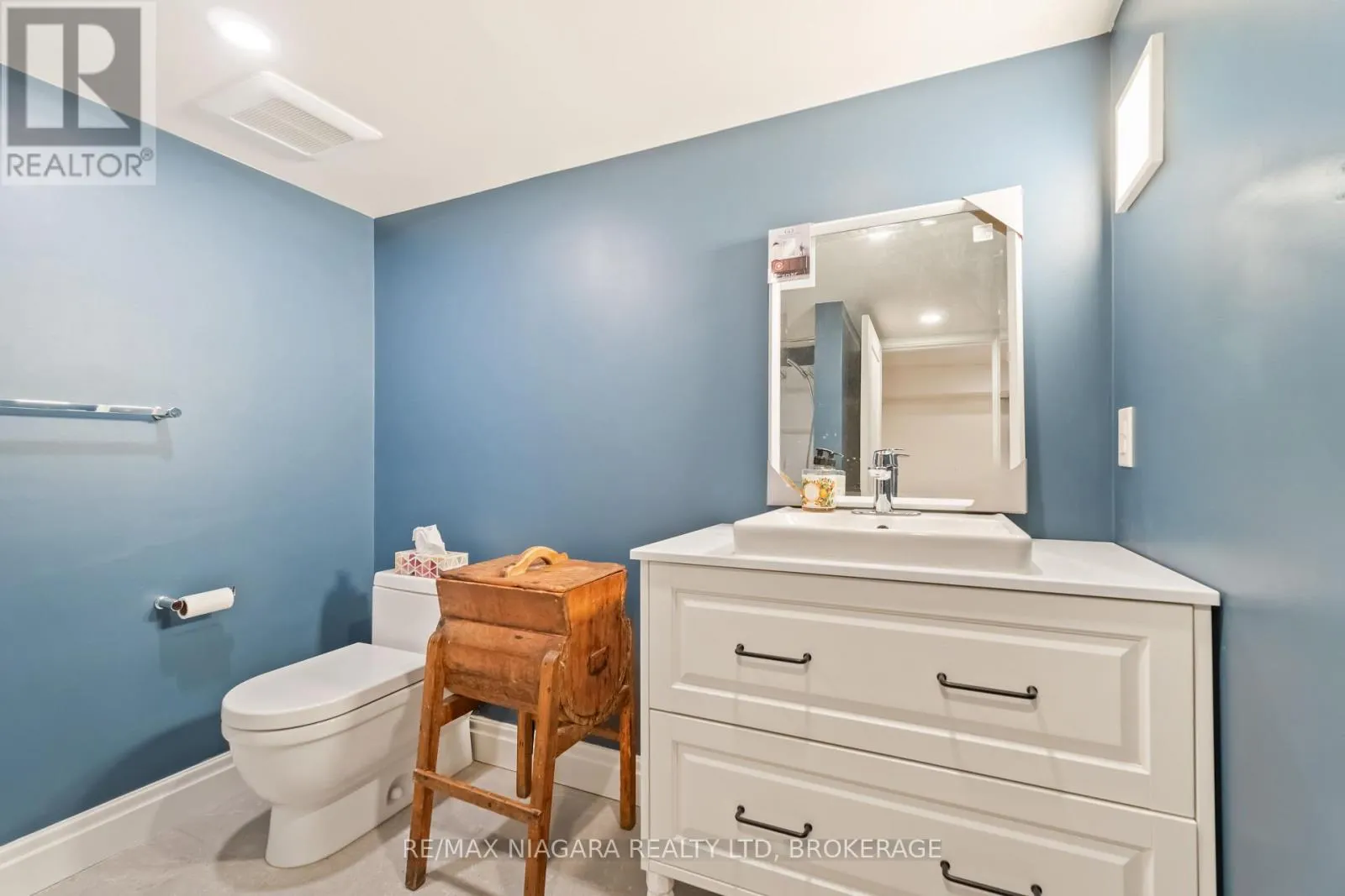 89 BAYVIEW DRIVE