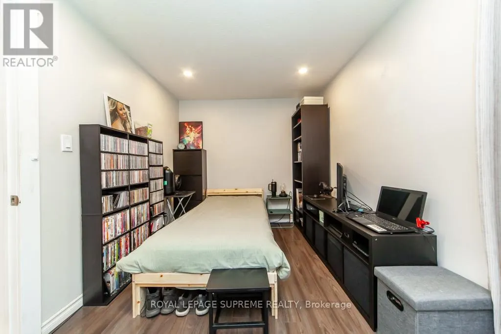 13 ROBINS AVENUE