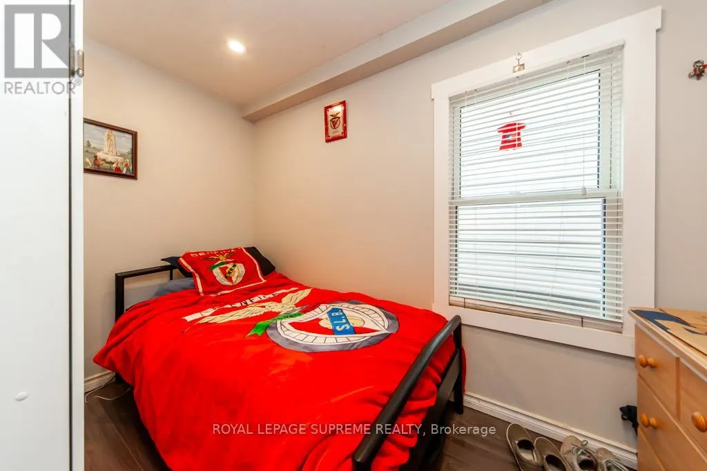 13 ROBINS AVENUE
