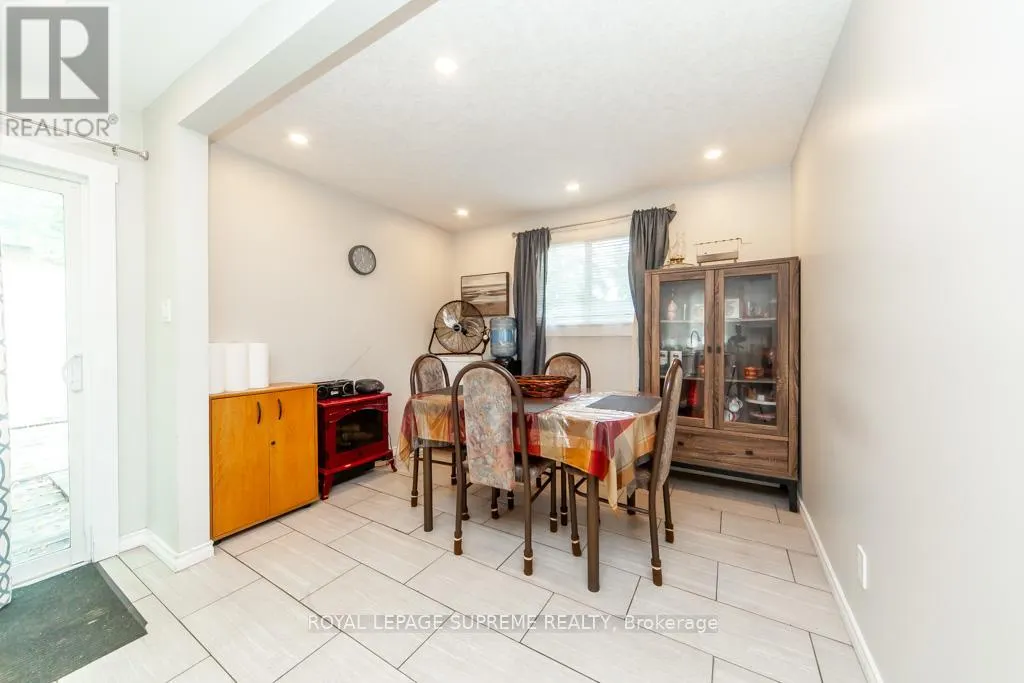 13 ROBINS AVENUE