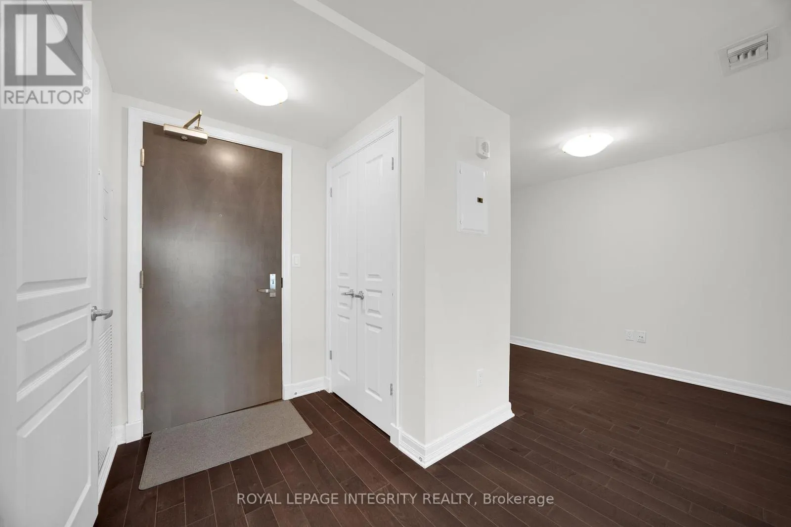 1207 - 238 BESSERER STREET
