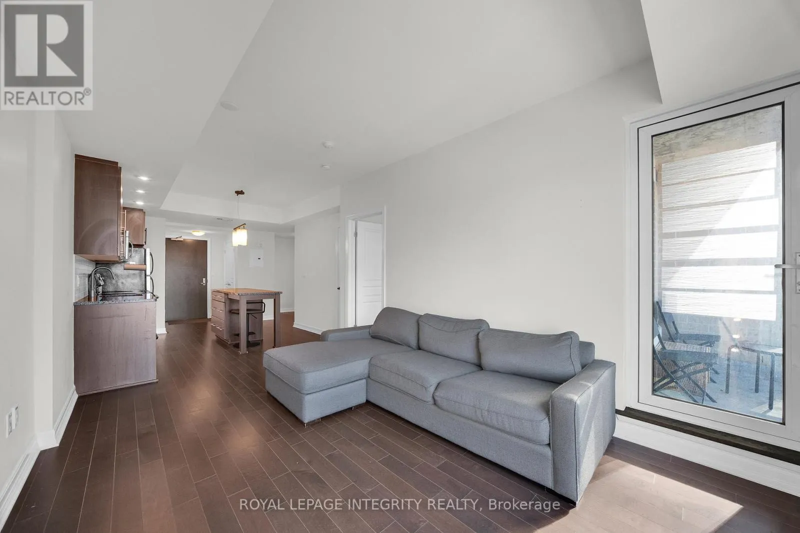 1207 - 238 BESSERER STREET