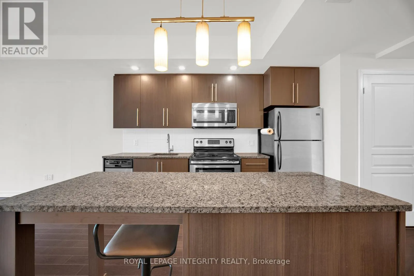 1207 - 238 BESSERER STREET