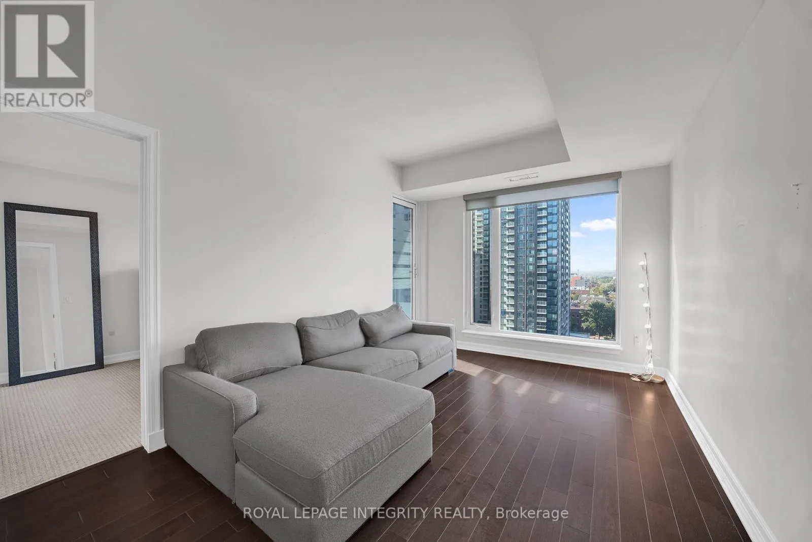 1207 - 238 BESSERER STREET