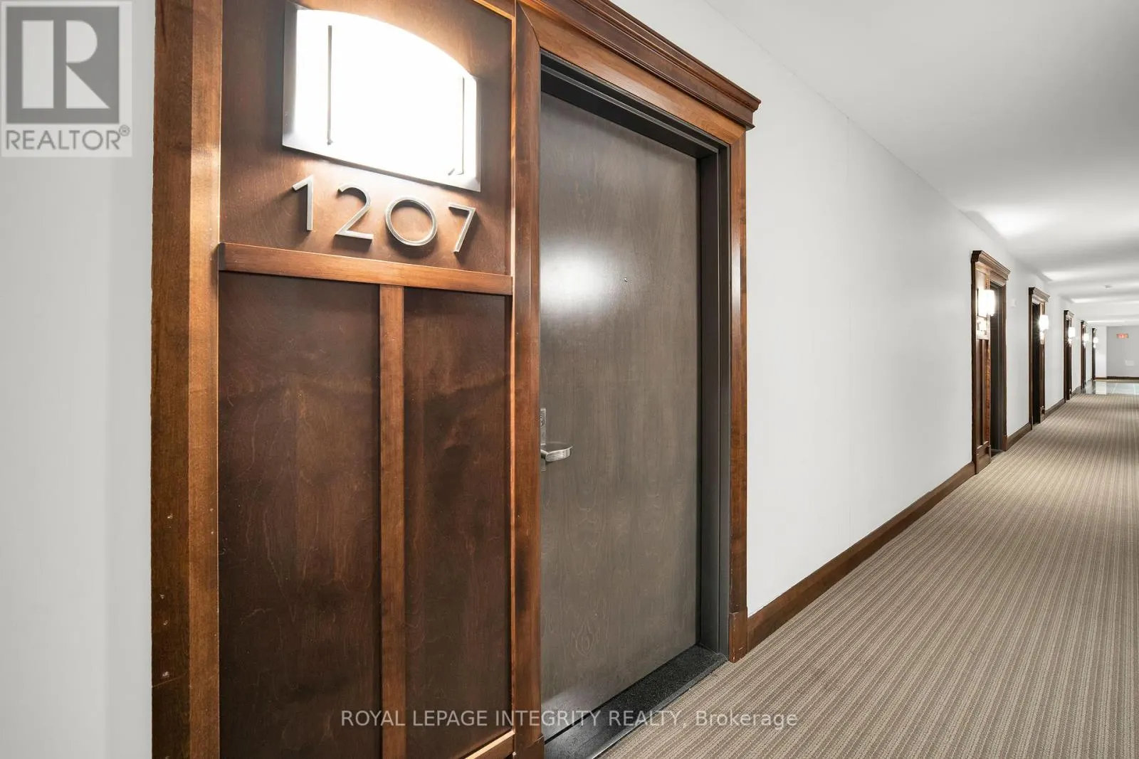 1207 - 238 BESSERER STREET