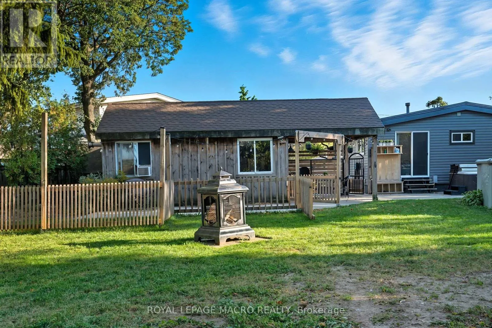 17 CARMEN AVENUE